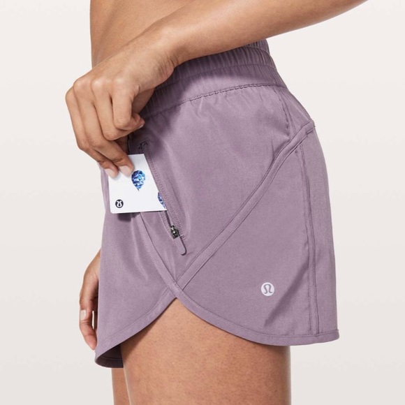 Lululemon Size 6 Tracker Short in Smoked Mullberry- RARE! - Picture 2 of 2